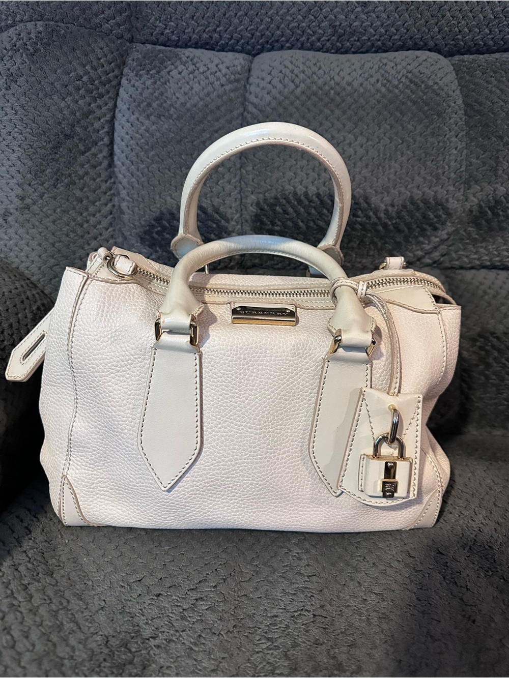 Burberry Pebbled Leather Satchel in Off-White - Picture 4 of 17